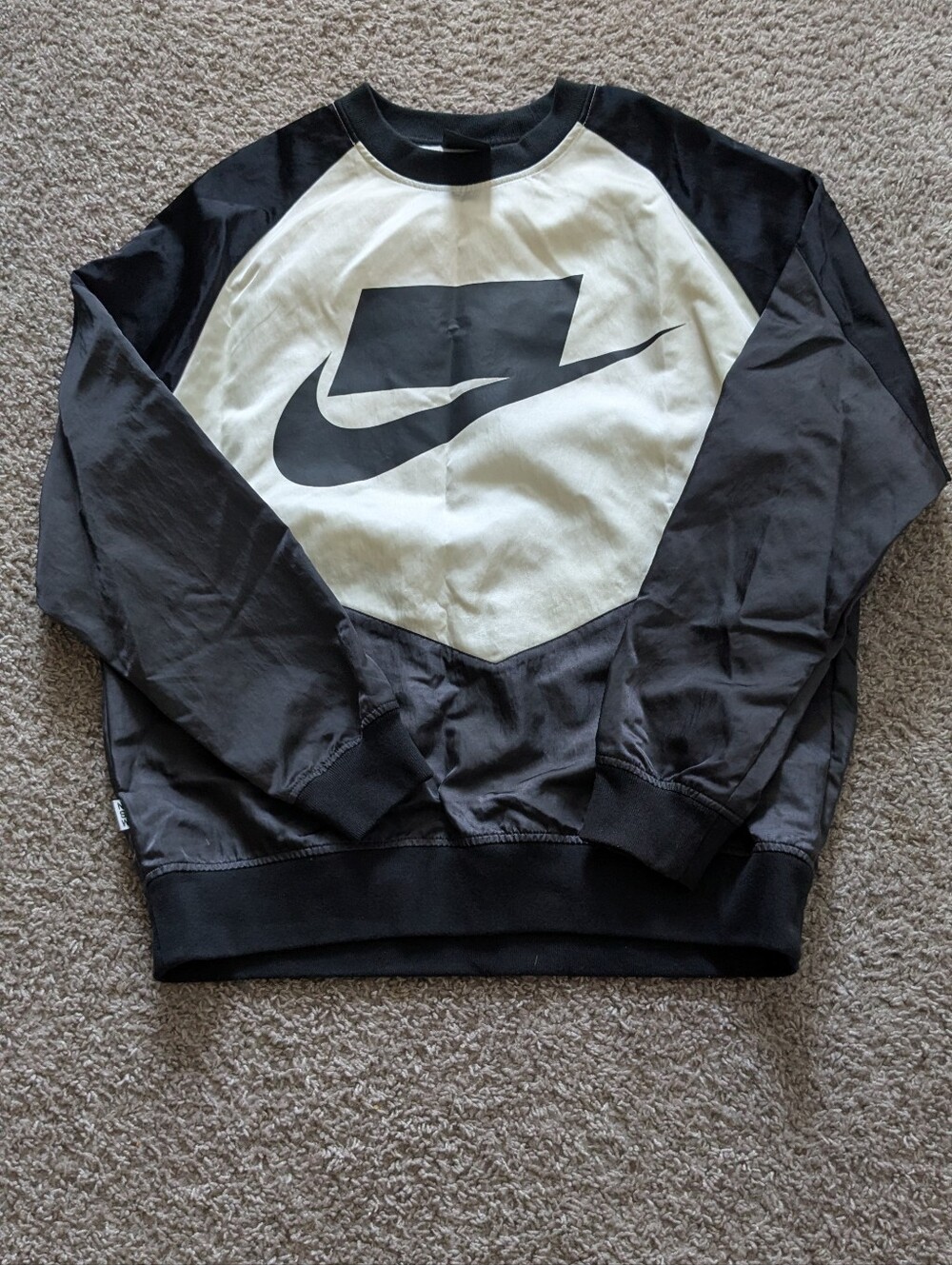 NIKE